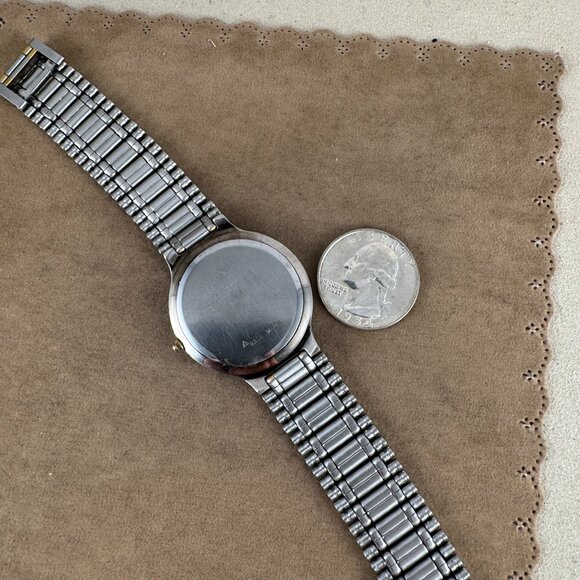 Fabulous Vintage Swiss Made Wittnauer Gold and Stainless Steel Dress Watch - Picture 9 of 10